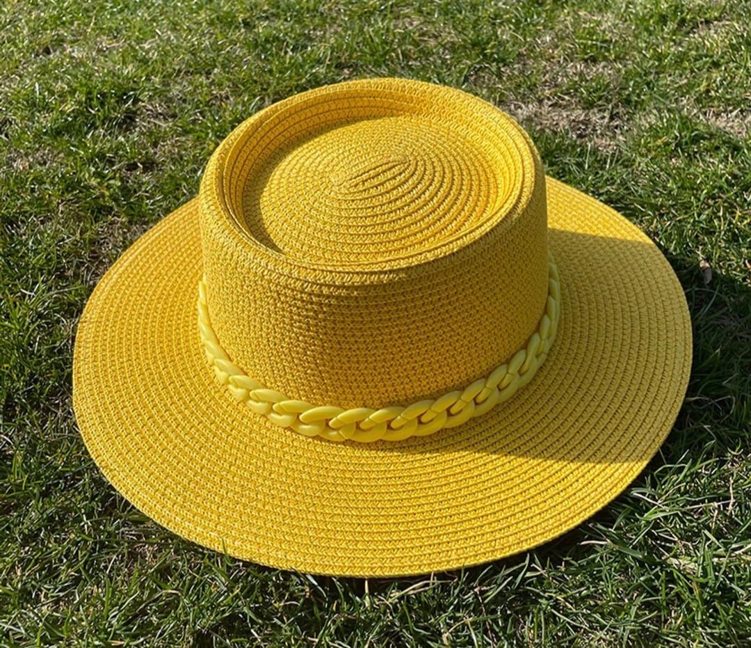 SOLID COLOR CHAIN STRAW HAT