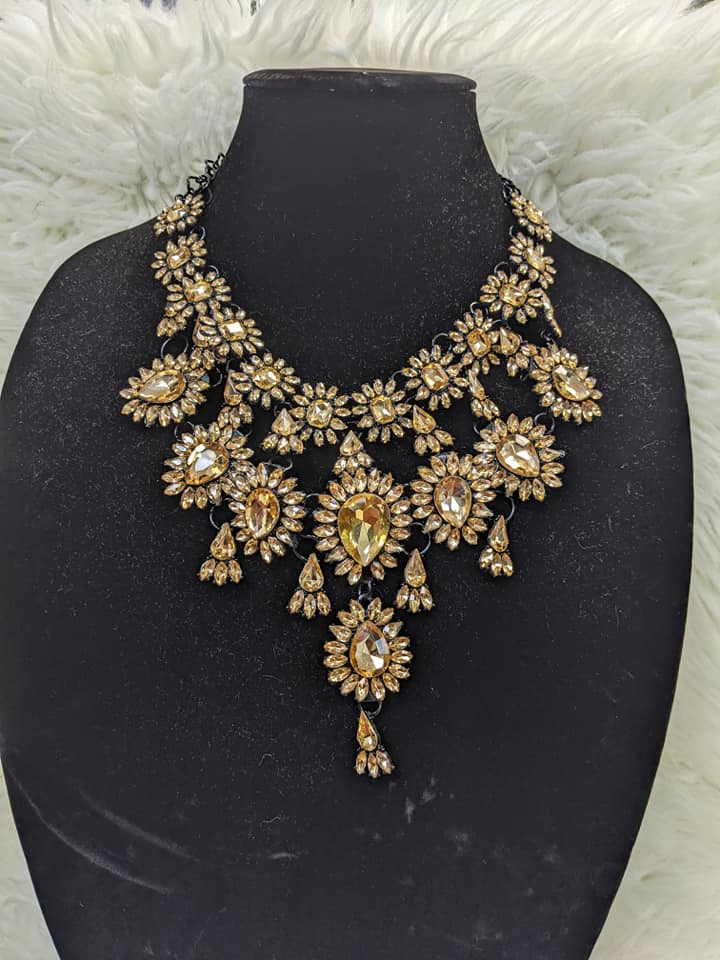 DAZZLE GOLD STATEMENT NECKLACE