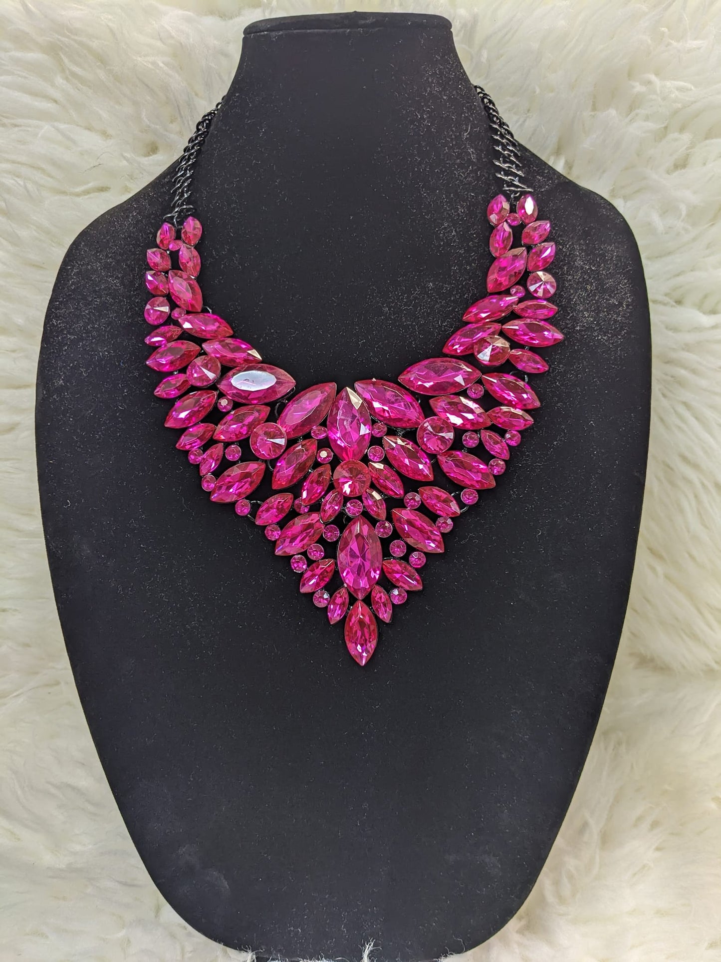 PINK STATEMENT NECKLACE