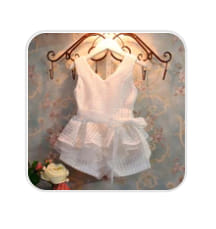 2-PIECE WHITE RUFFLE SHORT SET